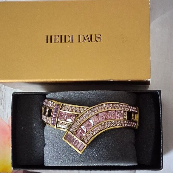 Heidi Daus Amythest Crystal Bangle Hinged Bracelet NIB - Picture 1 of 7